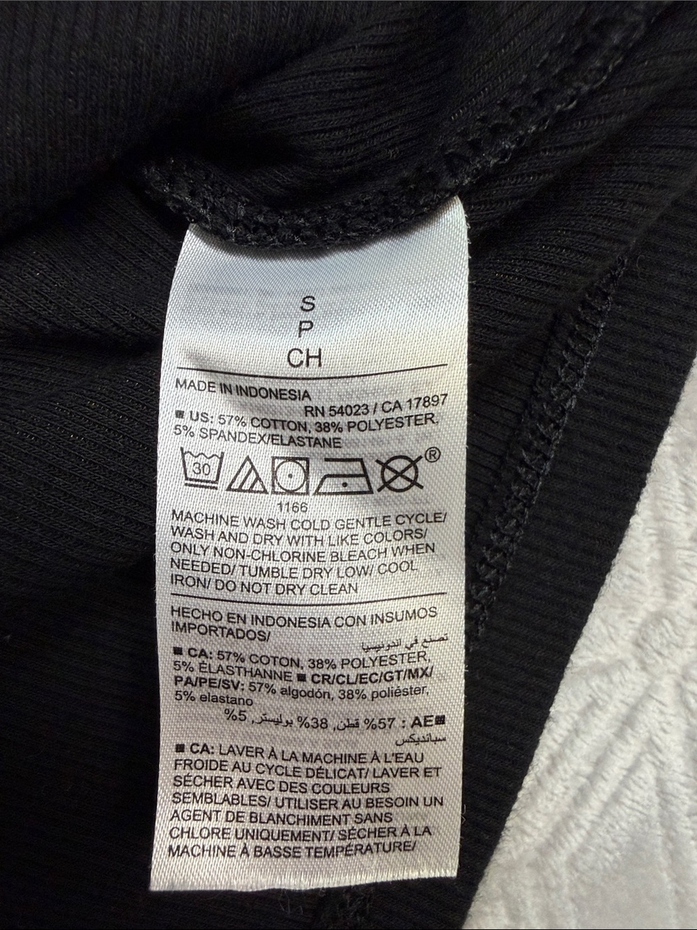 Old Navy Ruched V-Neck Tee - Picture 6 of 6
